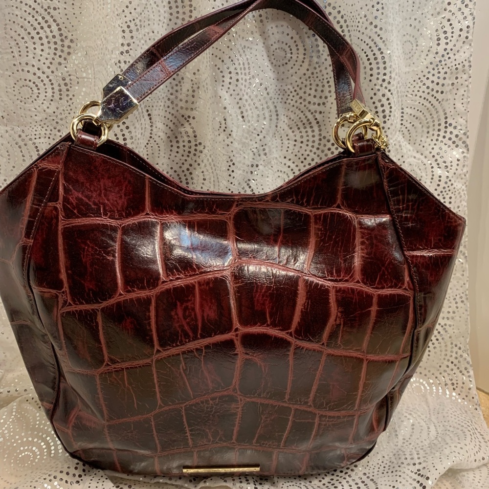 💄Gorgeous Burgundy Brahmin♥️